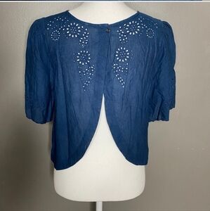 FREE PEOPLE Navy Linen Blend Eyelet split back crop top size XS